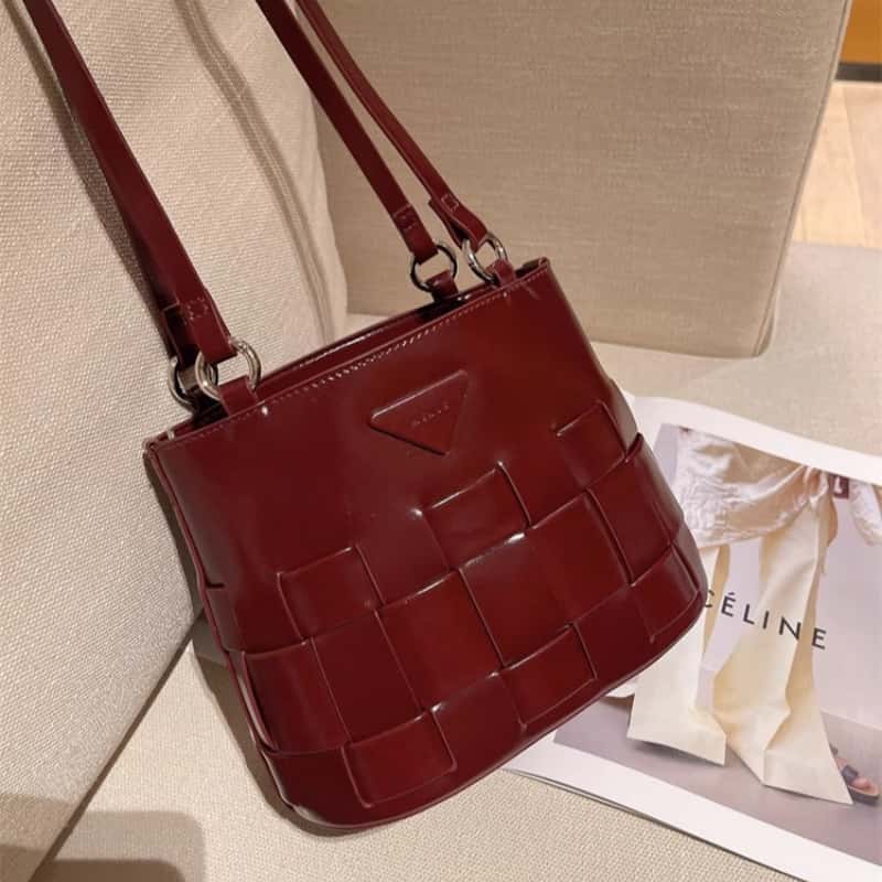 French retro light luxury woven basket bag for women high-end niche underarm bag shoulder messenger bag bucket bag