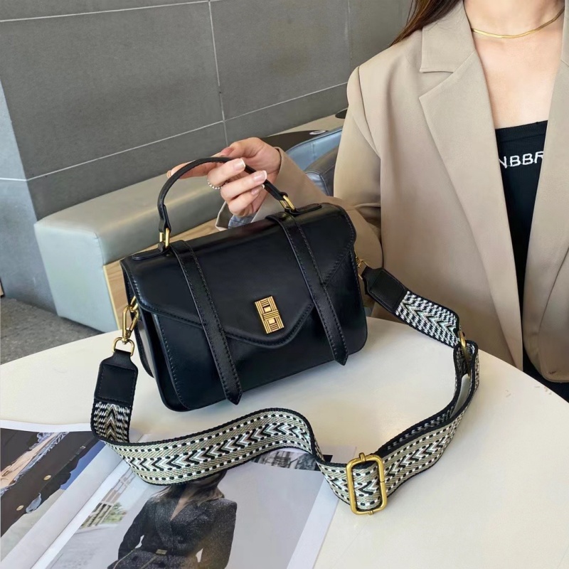 Genuine leather commuter bag 2025 new top layer cowhide messenger bag vegetable tanned ladies versatile shoulder bag messenger bag